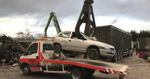 ENLÈVEMENT D’ÉPAVES DE VOITURE