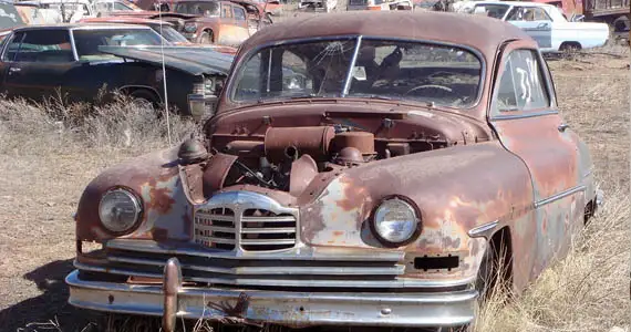 ENLÈVEMENT D’ÉPAVES DE VOITURE