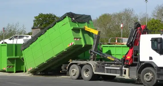 DISPOSITION DES CAMIONS BENNES À GRAVATS